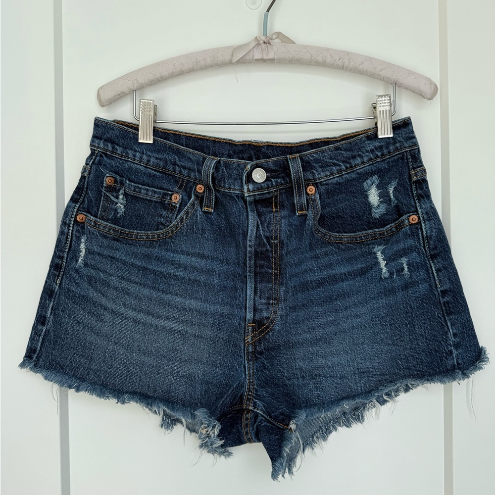 Levi’s 501 Dark Wash Distressed Cut Off Denim Shorts Womens Sz 30